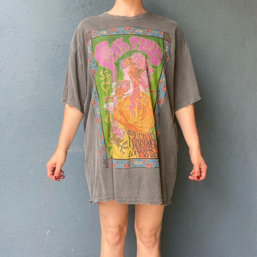 Oversized Pink Floyd band T